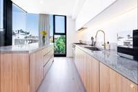 Kitchen island & dining